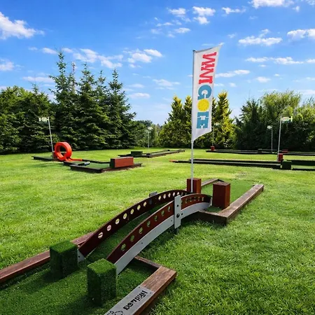 Semesterbostad Szept & Mini Golf